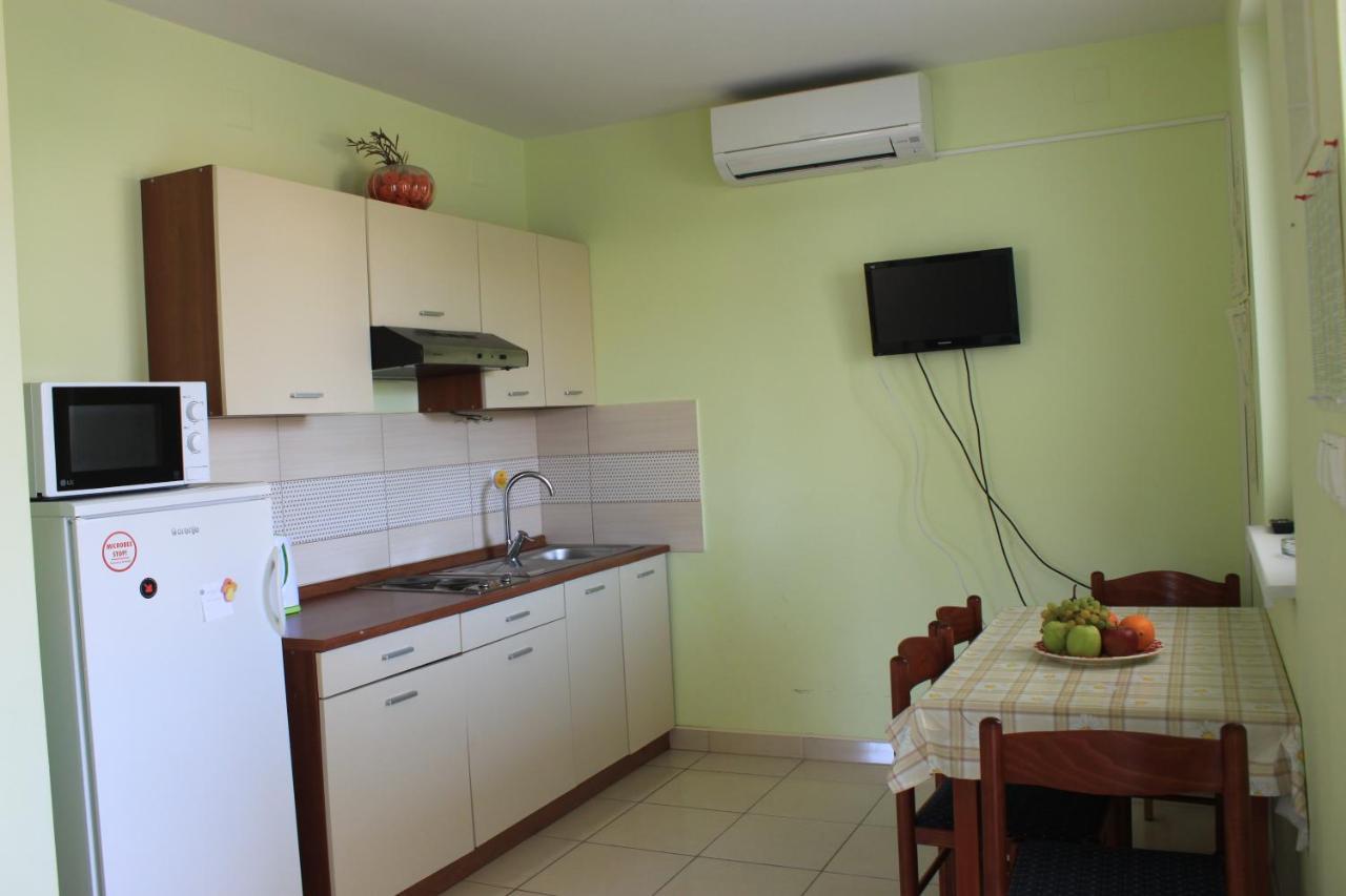 Summer House In Новаля Екстериор снимка
